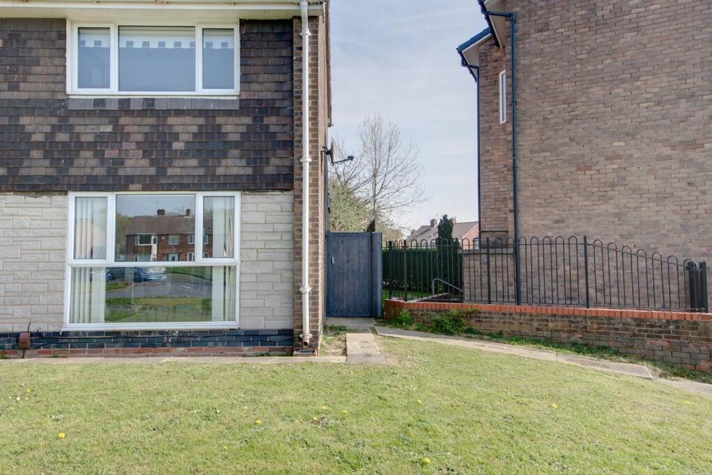 The Long Hall 2 Bed Ground Floor Annexed Apartment - Sleeps 6 Chesterfield Exterior photo